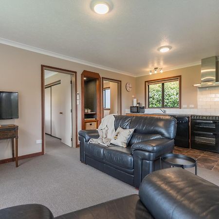 Te Anau Cottage Екстер'єр фото