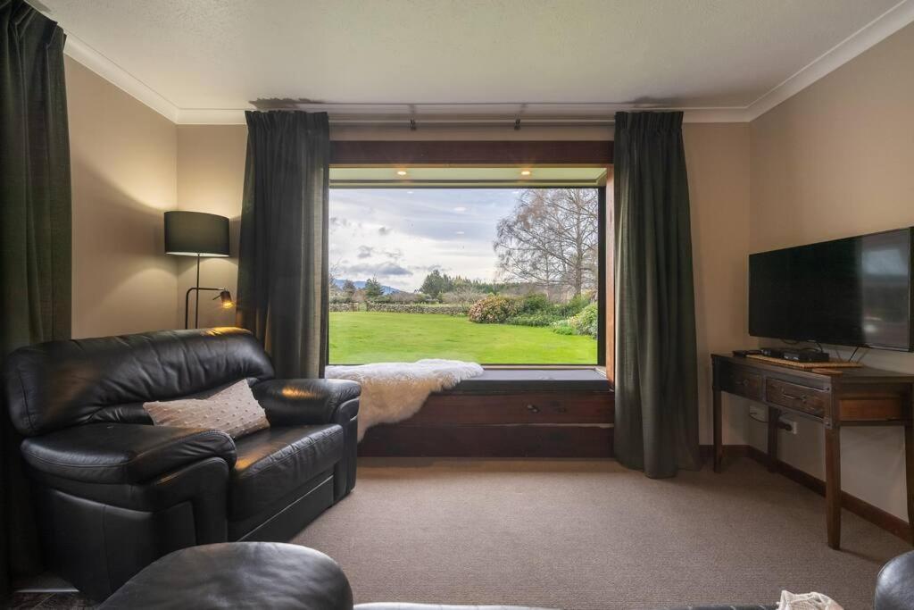 Te Anau Cottage Екстер'єр фото