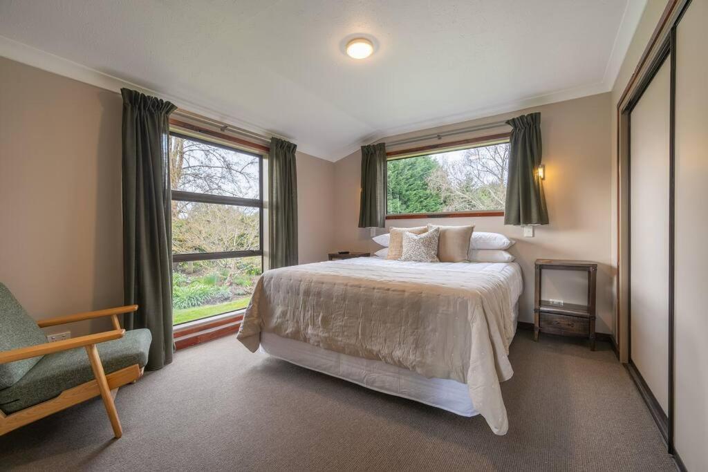 Te Anau Cottage Екстер'єр фото