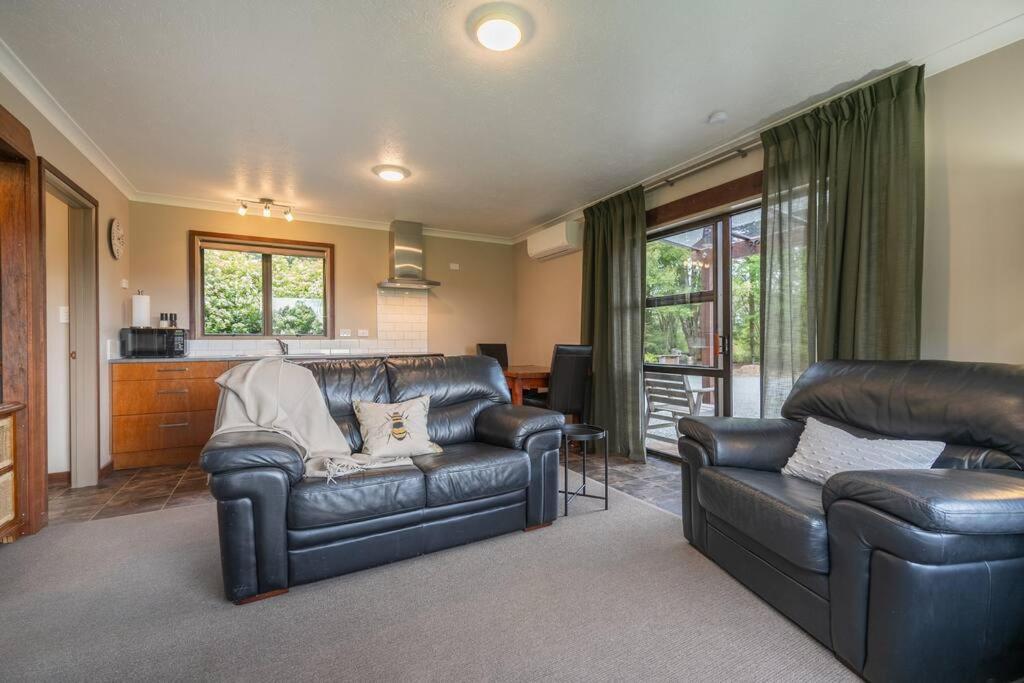 Te Anau Cottage Екстер'єр фото