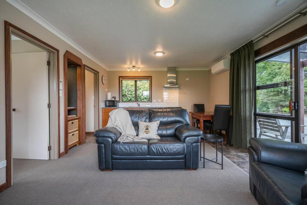 Te Anau Cottage Екстер'єр фото